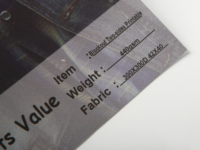 Dwustronna zaciemniająca folia sufitowa PCV o gramaturze 440 g/m²